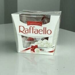 Коробка конфет рафаэлло, артикул F1307021 - 700 рублей, доставка по городу. Flawery - доставка цветов
