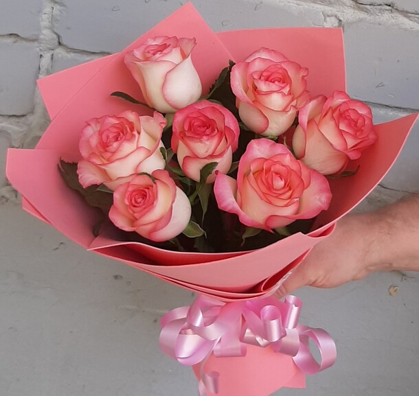 Букет роз джумилии, артикул F1308041 - 2000 рублей, доставка по городу. Flawery - доставка цветов