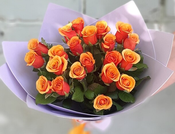 Букет ярких и ароматных роз испания, артикул F1308596 - 3394 рублей, доставка по городу. Flawery - доставка цветов