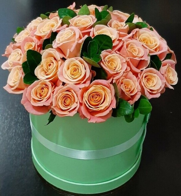 25 коралловых роз, артикул F1325236 - 5000 рублей, доставка по городу. Flawery - доставка цветов