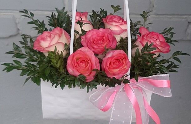 Букет роз джумилии 🌹🌹🌹, артикул F1326796 - 1666 рублей, доставка по городу. Flawery - доставка цветов