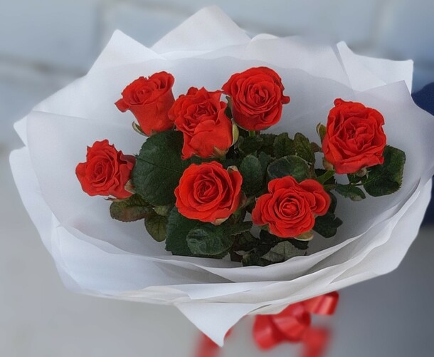 Букет красных роз эльторо, артикул F1385213 - 2000 рублей, доставка по городу. Flawery - доставка цветов