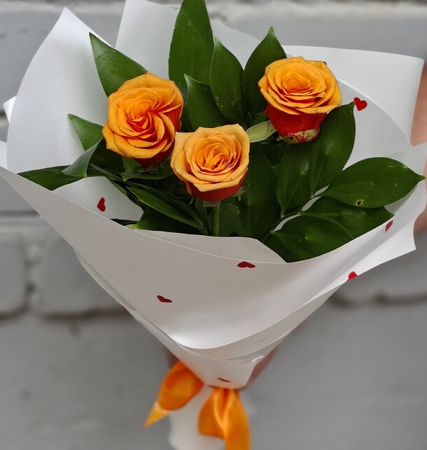 Букетик-комплимент 🔥, артикул F1458316 - 759 рублей, доставка по городу. Flawery - доставка цветов