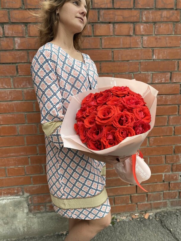 25 роз, артикул F1122205 - 13415 рублей, доставка по городу. Flawery - доставка цветов