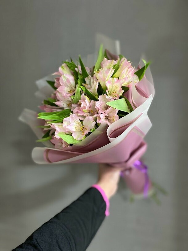 5 альстромерий, артикул F1187741 - 2465 рублей, доставка по городу. Flawery - доставка цветов