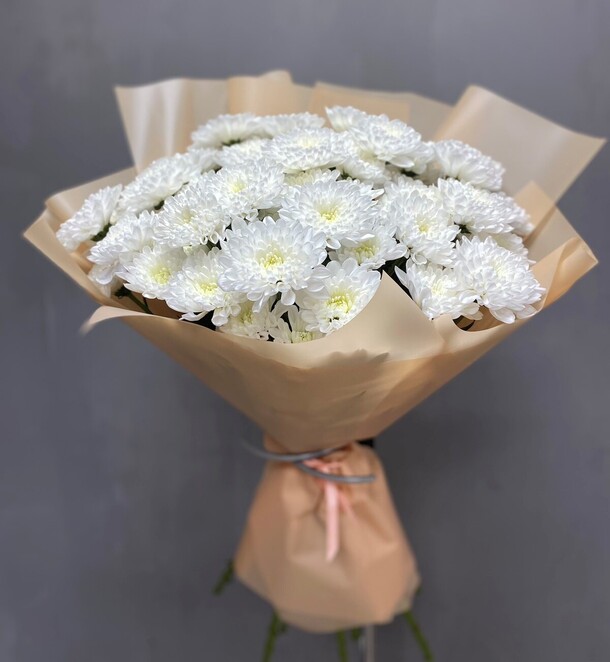 Букет из 9 кустовых хризантем, артикул F1210083 - 4090 рублей, доставка по городу. Flawery - доставка цветов