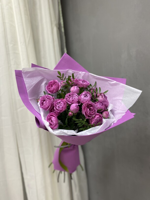 Шикарный букет, артикул F1221946 - 4640 рублей, доставка по городу. Flawery - доставка цветов