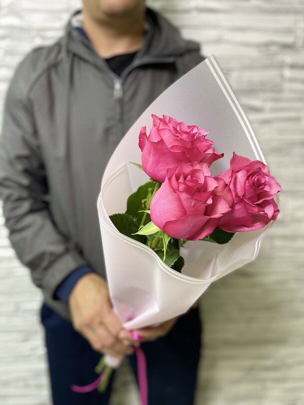 Букетик роз, артикул F1292545 - 1525 рублей, доставка по городу. Flawery - доставка цветов