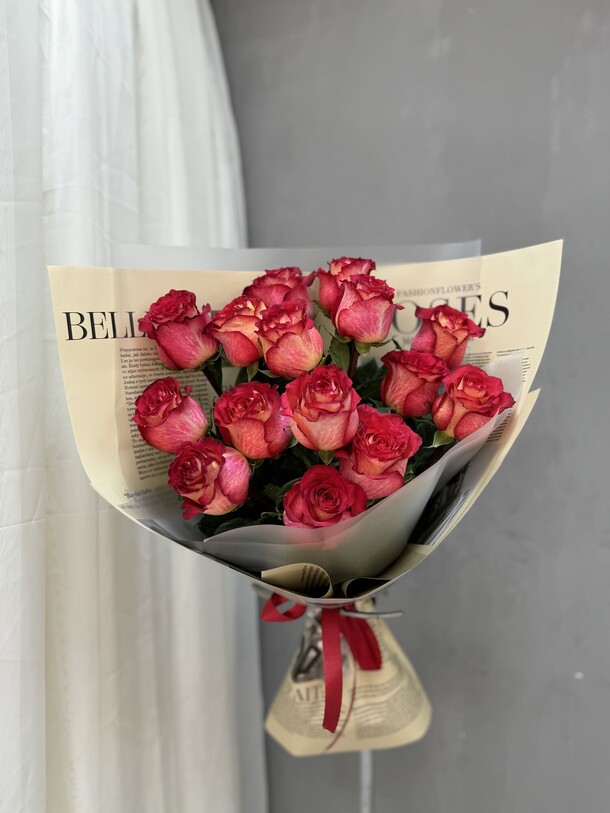 Букет из роз, артикул F1300426 - 6165 рублей, доставка по городу. Flawery - доставка цветов