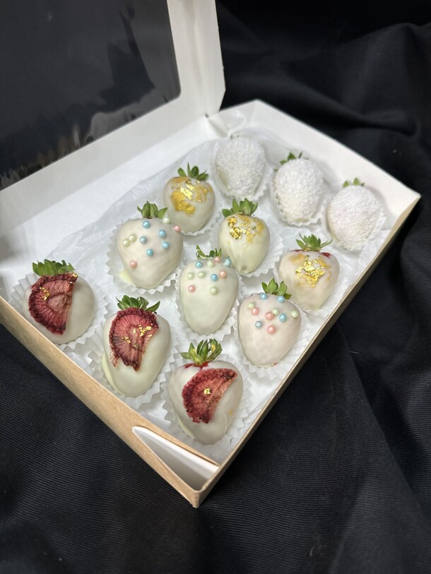 Набор вкусной клубника, артикул F1329252 - 3220 рублей, доставка по городу. Flawery - доставка цветов