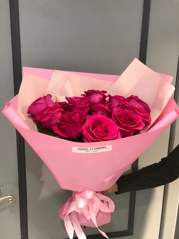 Букет из 11 розовых роз, артикул F1329370 - 4425 рублей, доставка по городу. Flawery - доставка цветов