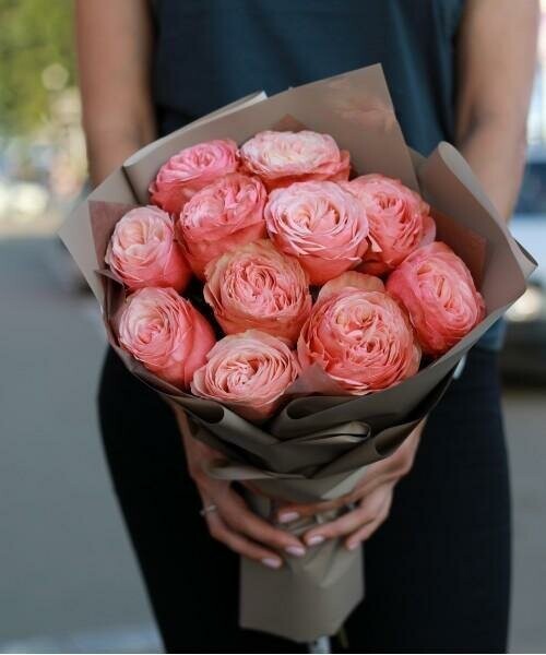 Букет пионовидных роз, артикул F1340554 - 4425 рублей, доставка по городу. Flawery - доставка цветов