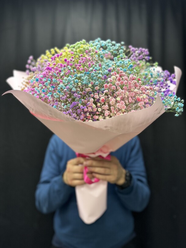 Шикарный букет из цветной гипсофилы, артикул F1347791 - 6020 рублей, доставка по городу. Flawery - доставка цветов