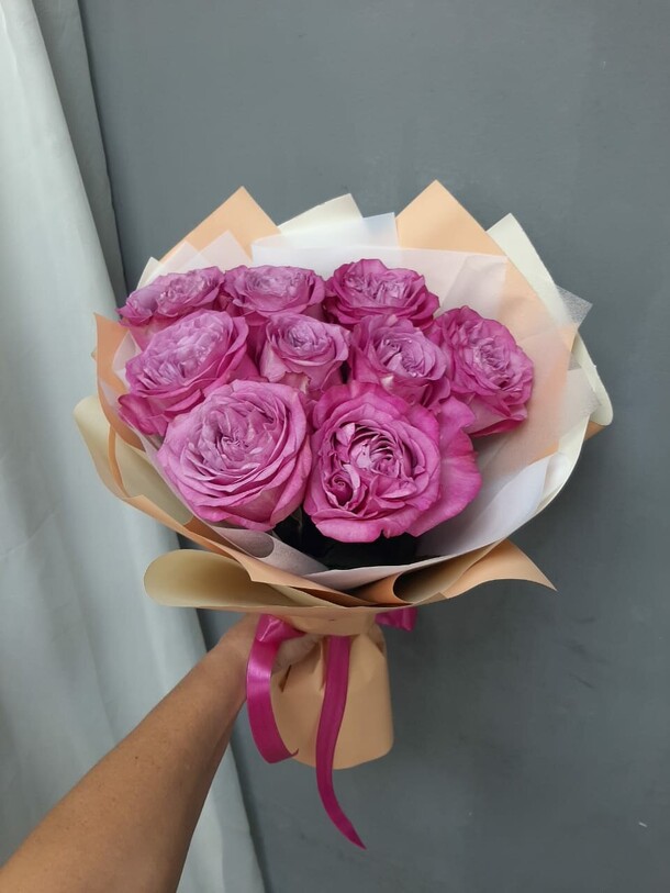 Букет пионовидных роз, артикул F1349774 - 3700 рублей, доставка по городу. Flawery - доставка цветов