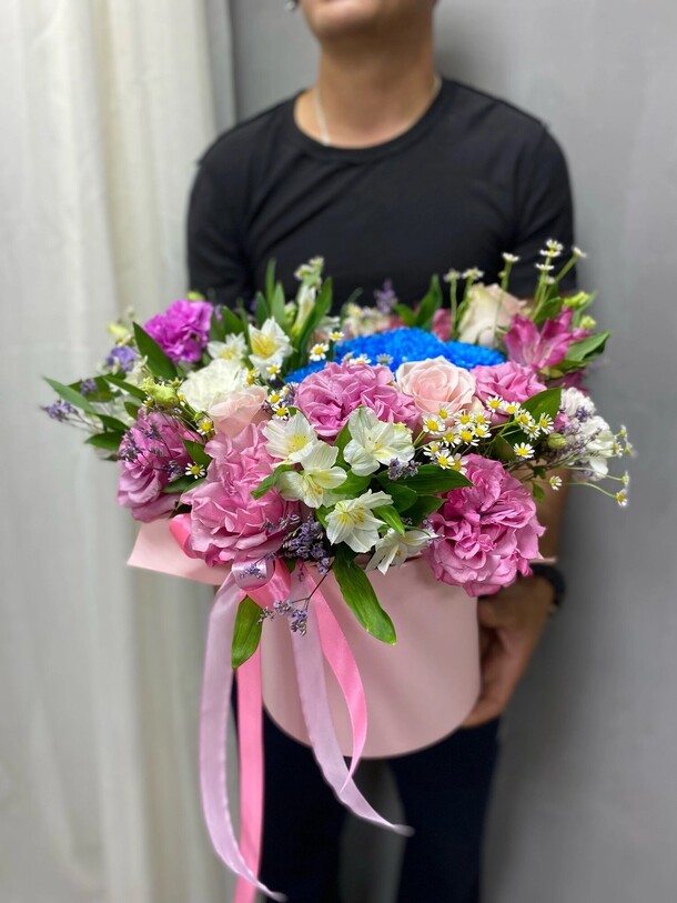 Стильный соблазн, артикул F1353622 - 10615 рублей, доставка по городу. Flawery - доставка цветов