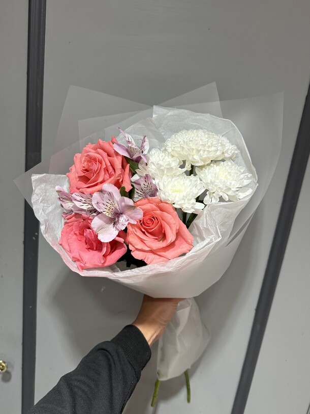 Первый поцелуй, артикул F1355533 - 2335 рублей, доставка по городу. Flawery - доставка цветов