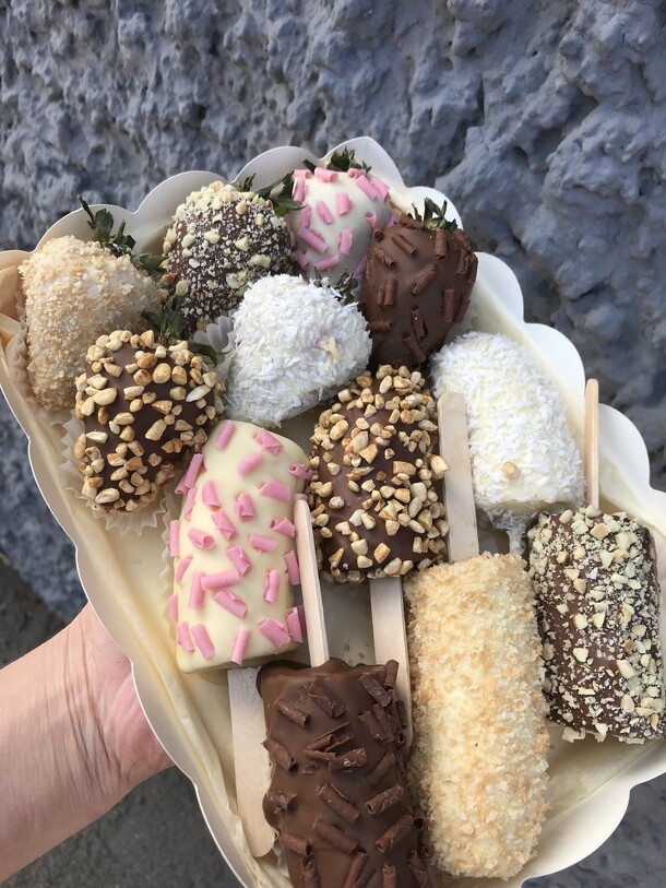 Клубнично-банановый набор, артикул F1355542 - 4440 рублей, доставка по городу. Flawery - доставка цветов