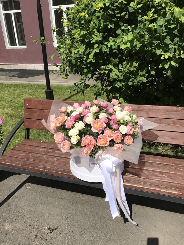 Шикарная композиция, артикул F1356179 - 16400 рублей, доставка по городу. Flawery - доставка цветов