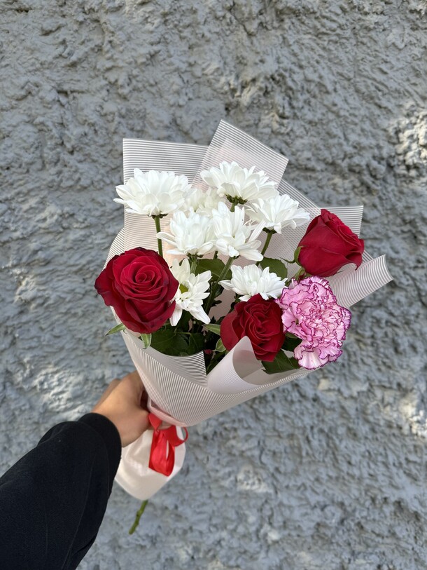 Букетик на счастье, артикул F1372748 - 2655 рублей, доставка по городу. Flawery - доставка цветов