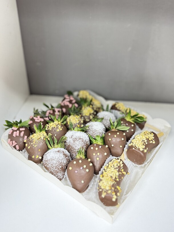 Вкусный набор, артикул F1377808 - 5890 рублей, доставка по городу. Flawery - доставка цветов