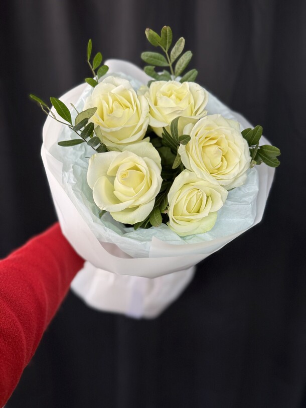 Амелия, артикул F1396149 - 2685 рублей, доставка по городу. Flawery - доставка цветов