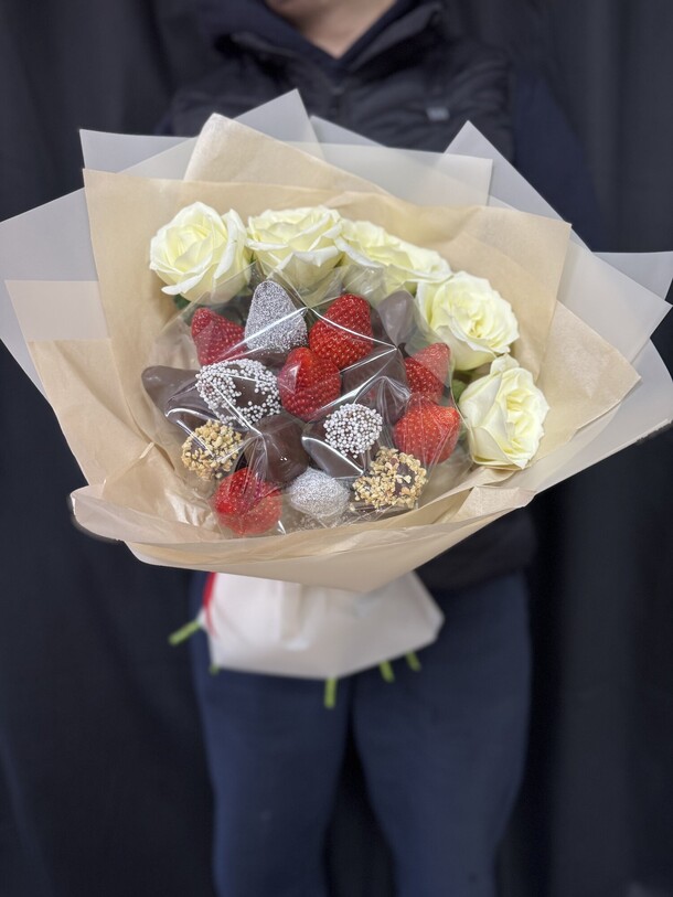 Ассорти, артикул F1396151 - 6020 рублей, доставка по городу. Flawery - доставка цветов