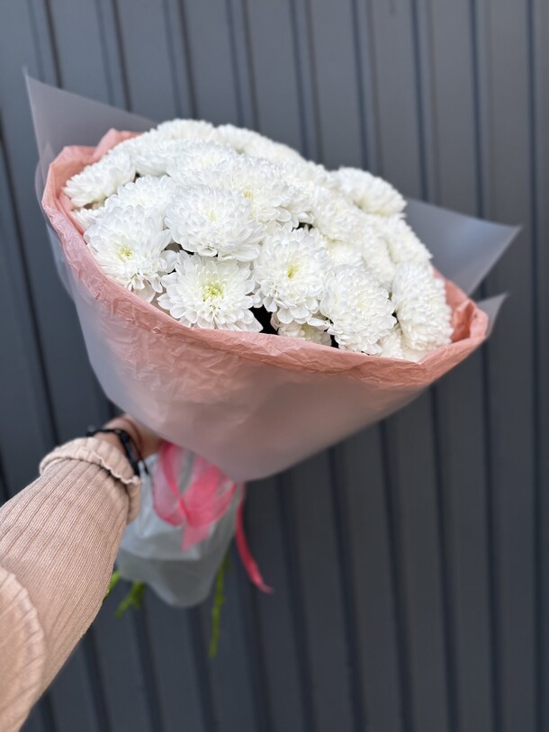 Воздушный букет хризантем, артикул F1414076 - 4905 рублей, доставка по городу. Flawery - доставка цветов