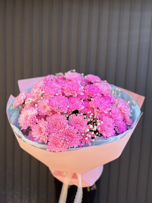 Яркий букет из хризантем, артикул F1477794 - 7225 рублей, доставка по городу. Flawery - доставка цветов