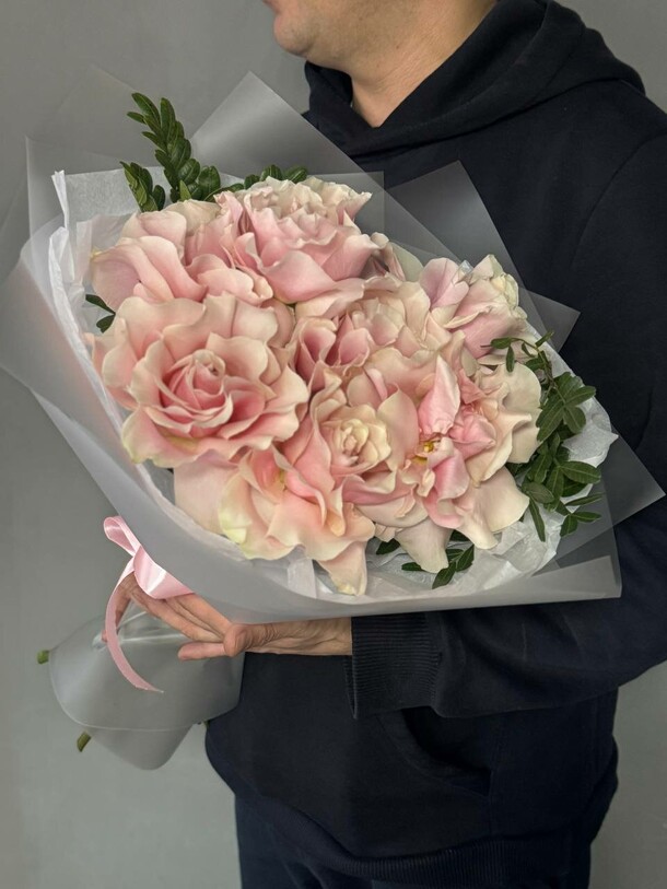 7 французских розовых роз, артикул F1530163 - 4425 рублей, доставка по городу. Flawery - доставка цветов