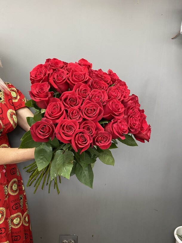 Букет роз «марсала», артикул F1135591 - 23293 рублей, доставка по городу. Flawery - доставка цветов