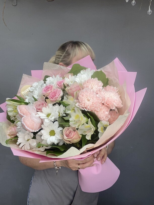 Авторский букет «сладкий сон», артикул F1450182 - 8410 рублей, доставка по городу. Flawery - доставка цветов