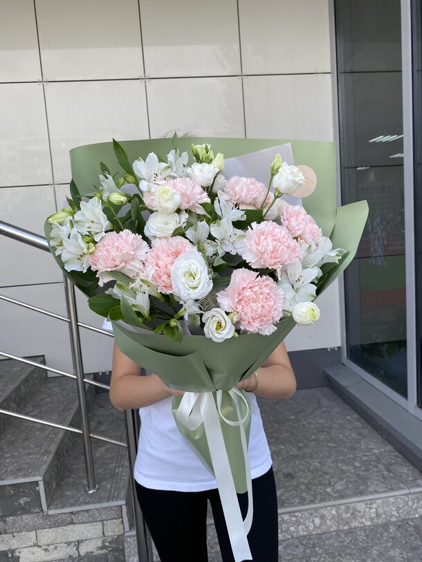 Букет для мамы, артикул F1457208 - 7442 рублей, доставка по городу. Flawery - доставка цветов