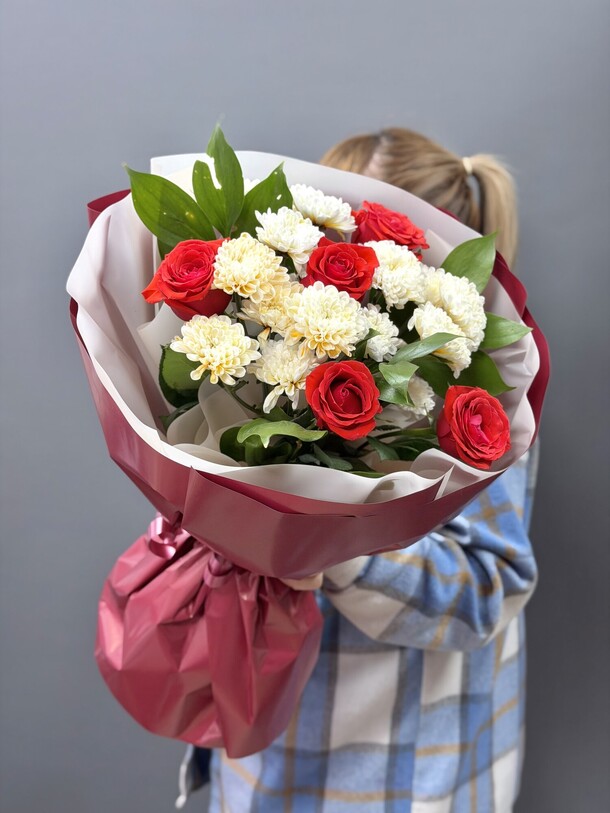 Букет авторский «обожаю тебя», артикул F1506845 - 4659 рублей, доставка по городу. Flawery - доставка цветов