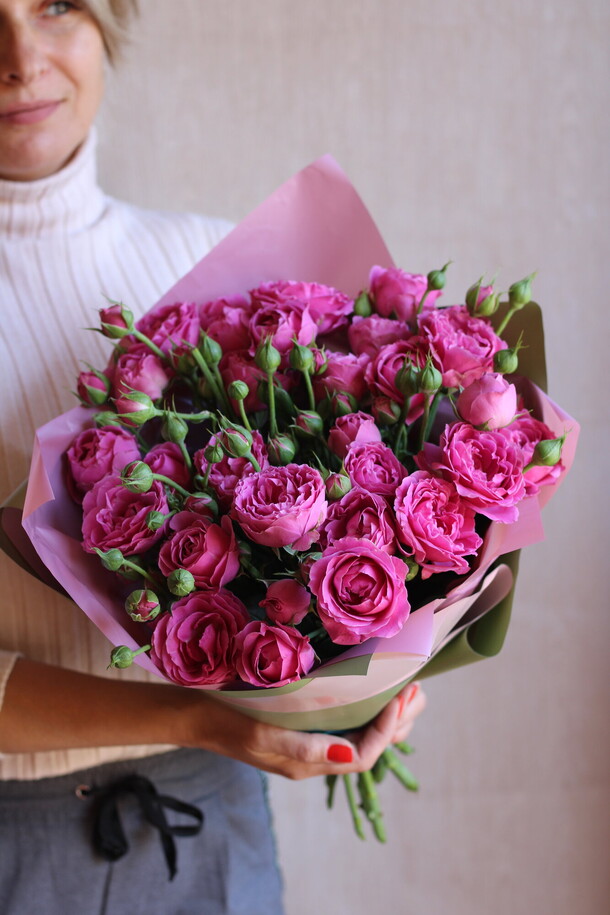 Букет пионовидных роз, артикул F112600 - 9000 рублей, доставка по городу. Flawery - доставка цветов