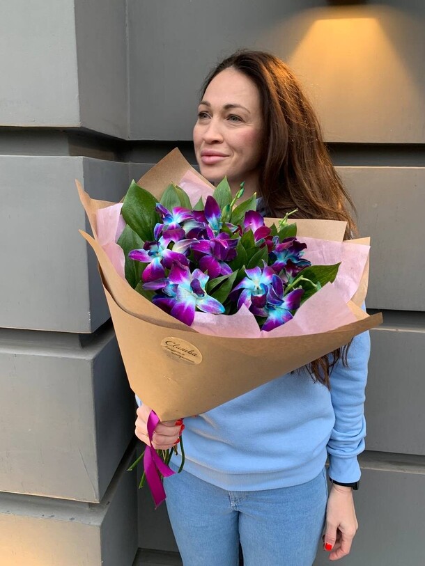 Дендробиум, артикул F1170918 - 2990 рублей, доставка по городу. Flawery - доставка цветов