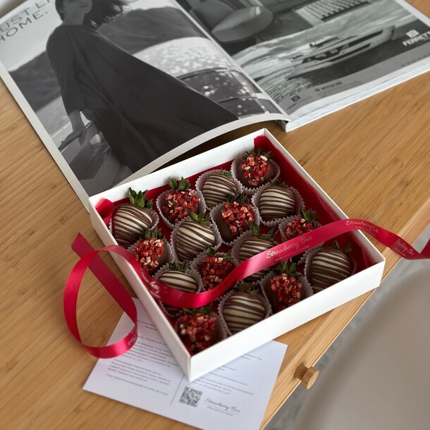 Набор из клубники в шоколаде «делла», артикул F1100283 - 5554 рублей, доставка по городу. Flawery - доставка цветов