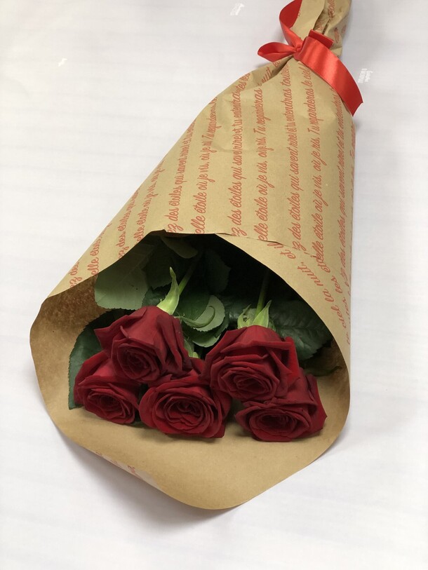 Букетик роз, артикул F1074933 - 2532 рублей, доставка по городу. Flawery - доставка цветов