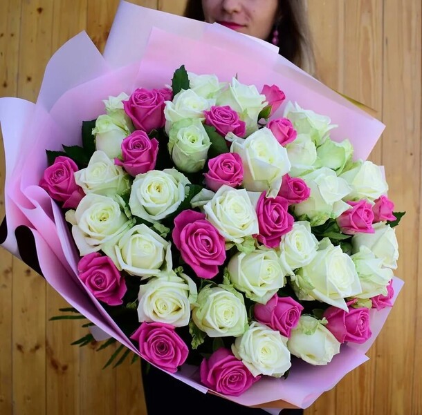 Букет 68, артикул F1082717 - 22723 рублей, доставка по городу. Flawery - доставка цветов