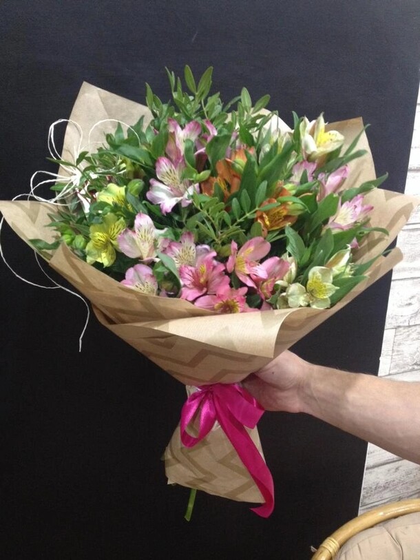 Букет альстромерии, артикул F1098285 - 4169 рублей, доставка по городу. Flawery - доставка цветов