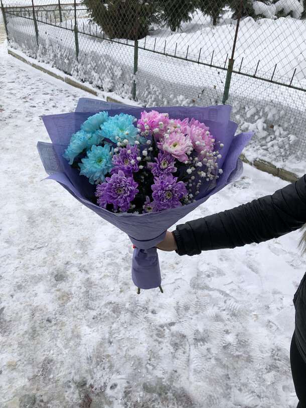 Букет хризантем, артикул F1098306 - 3644 рублей, доставка по городу. Flawery - доставка цветов