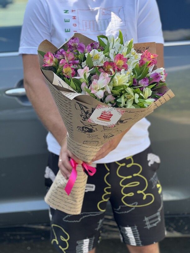 Альстромерия, артикул F112803 - 3520 рублей, доставка по городу. Flawery - доставка цветов