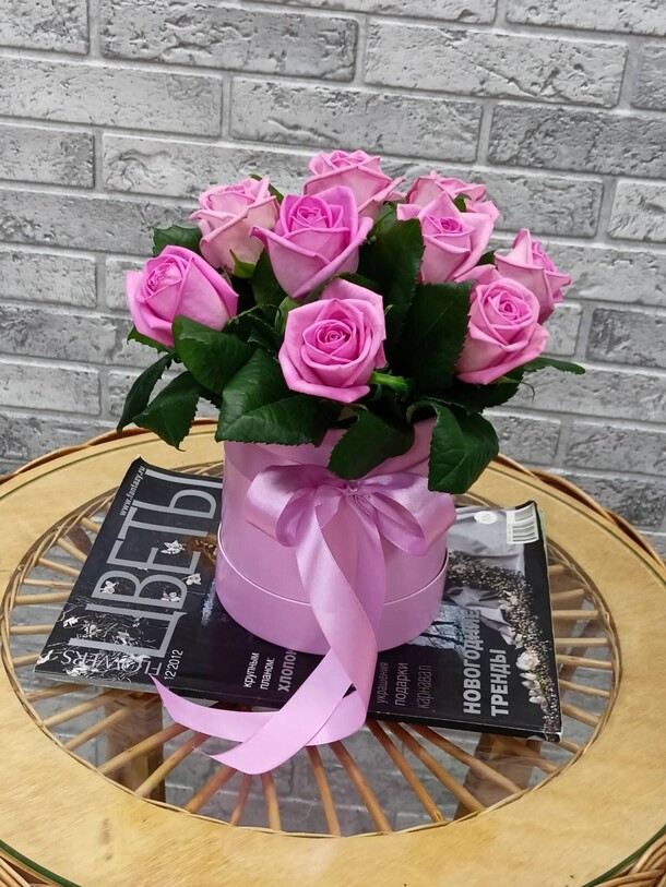 Композиция из роз, артикул F1151791 - 7073 рублей, доставка по городу. Flawery - доставка цветов