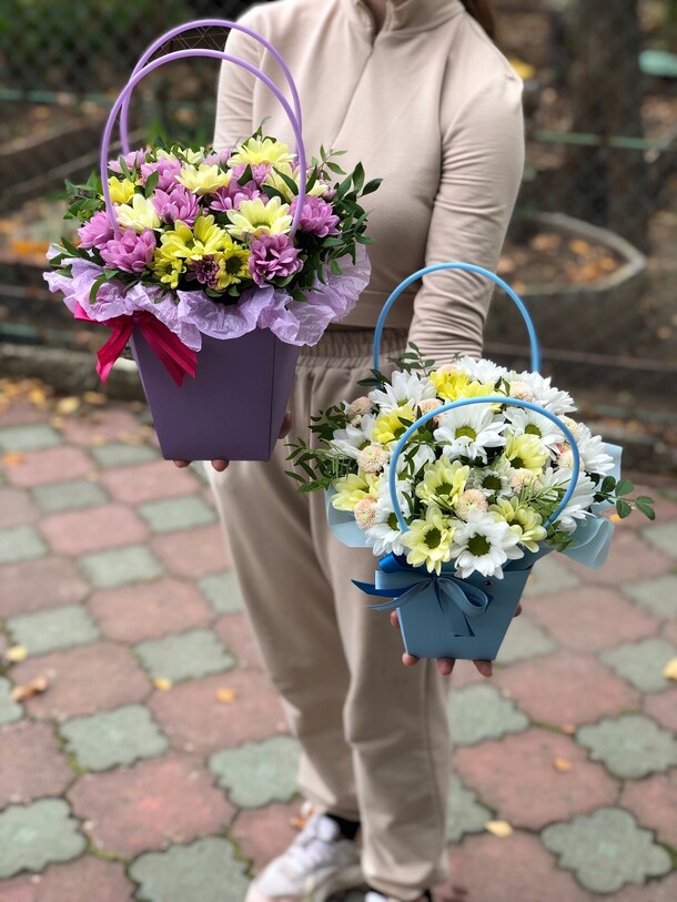 Композиция в сумочке, артикул F1346299 - 4993 рублей, доставка по городу. Flawery - доставка цветов