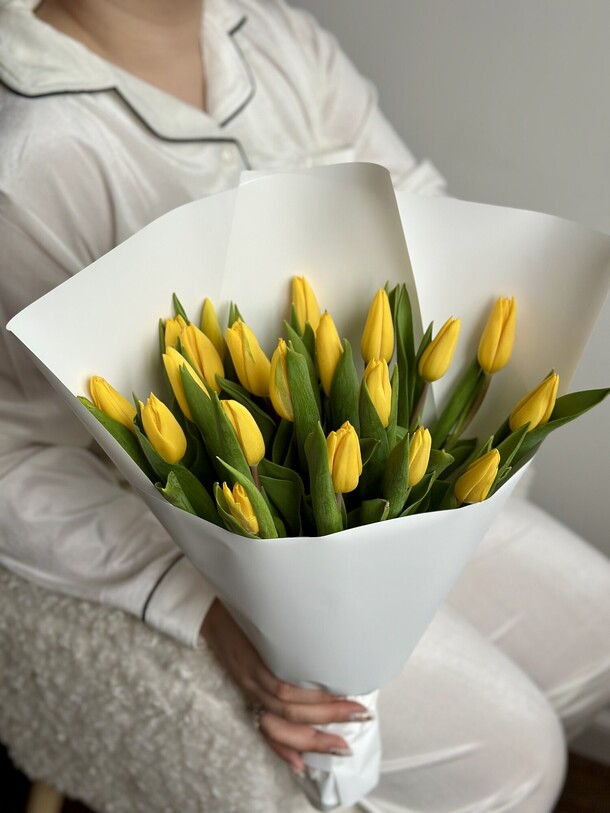 Солнечные тюльпаны, артикул F1394989 - 4330 рублей, доставка по городу. Flawery - доставка цветов