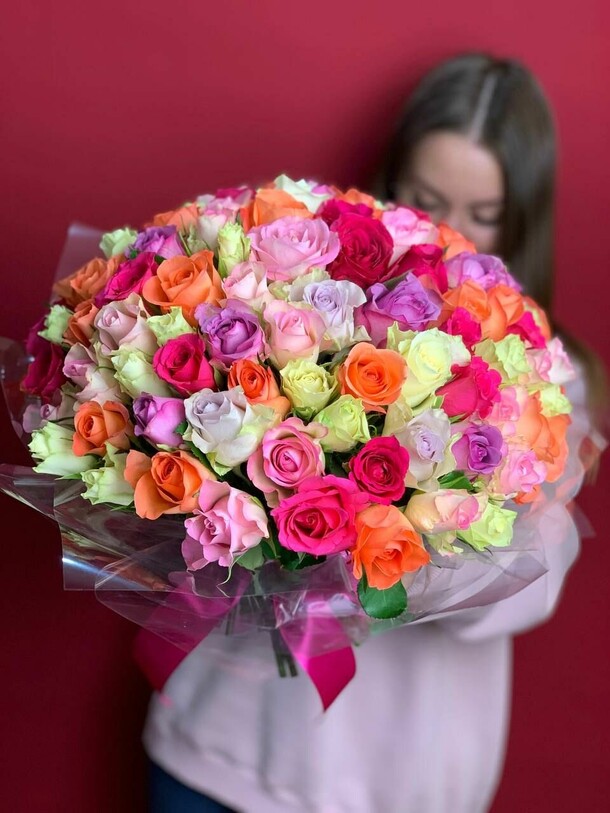 101 роза микс, артикул F1129260 - 12089 рублей, доставка по городу. Flawery - доставка цветов