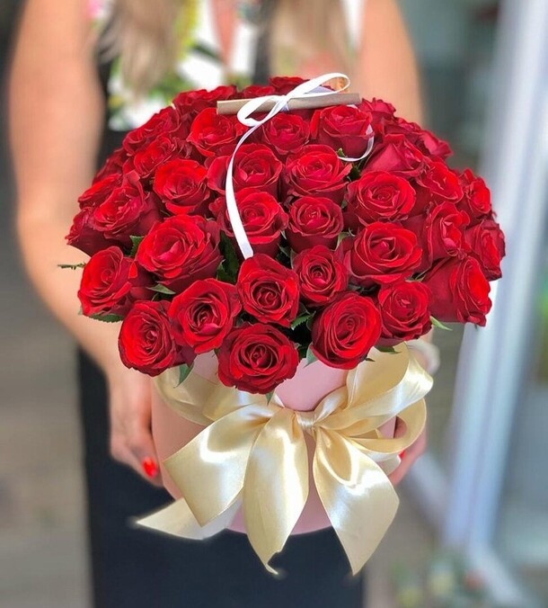 35 роз в композиции, артикул F1153252 - 7000 рублей, доставка по городу. Flawery - доставка цветов