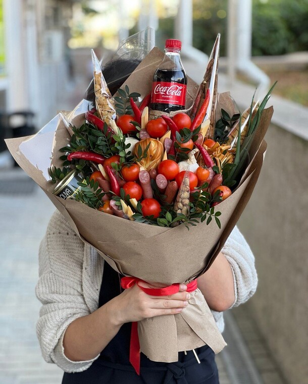 Букет для мужчины, артикул F1255344 - 5720 рублей, доставка по городу. Flawery - доставка цветов