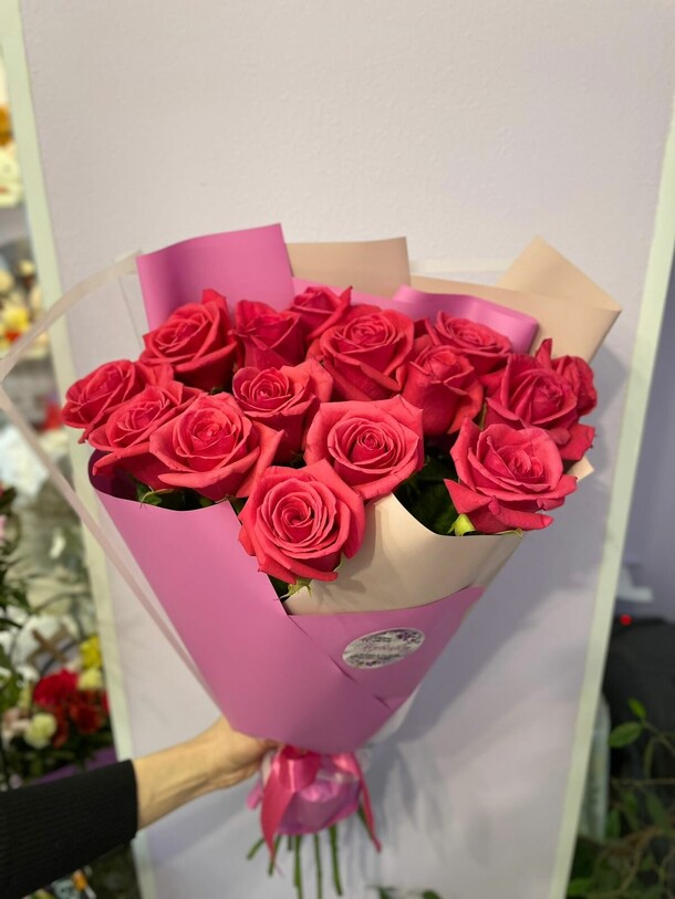 15 розовых роз эквадор, артикул F1150574 - 9810 рублей, доставка по городу. Flawery - доставка цветов