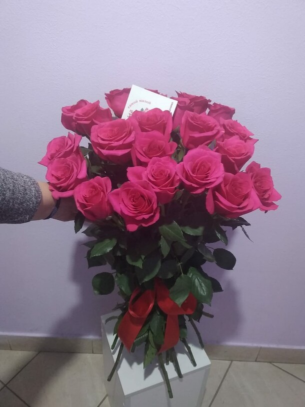 21 розовая роза, артикул F115116 - 19766 рублей, доставка по городу. Flawery - доставка цветов