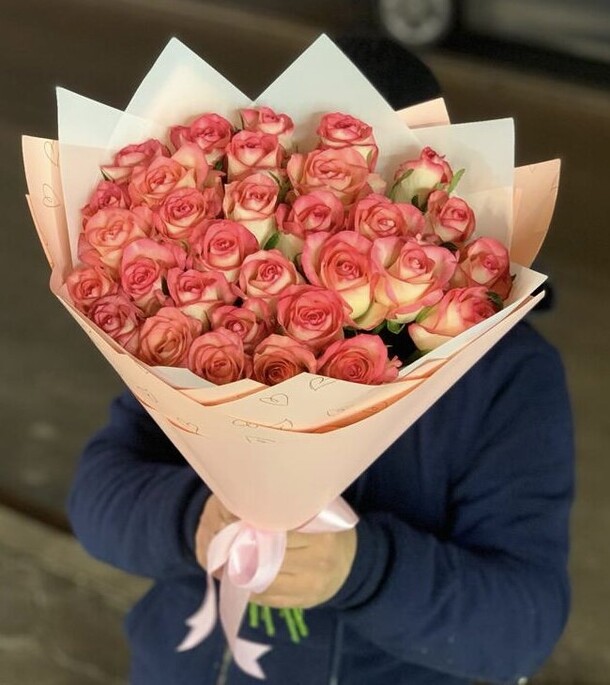 Букет из роз джумилия, артикул F1170007 - 7300 рублей, доставка по городу. Flawery - доставка цветов